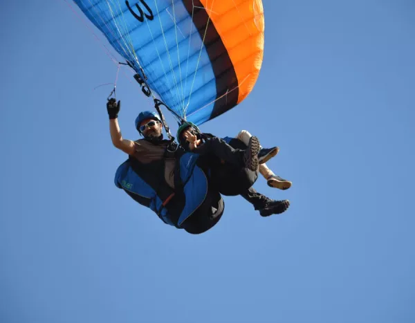 Parasailing — photo 1 at Dubai Marina